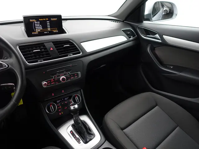 Audi Q3 1.4 TFSI S line Black Optic Aut- 2017 Benzine 8
