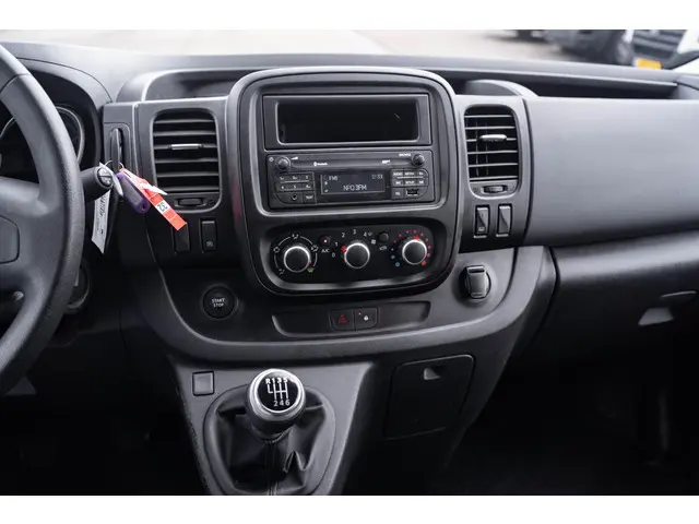 Renault Trafic 2.0 dCi 120pk L2H1 Airco, 2021 Diesel 30