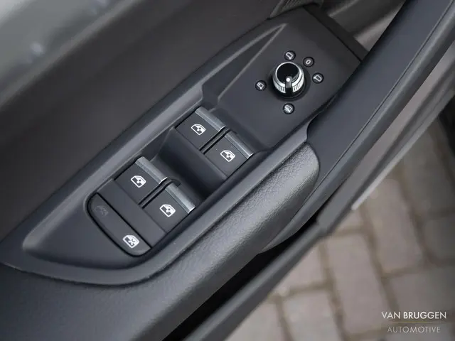 Audi Q5 50 TFSI e S-Line 2022 Hybride Benzine 41