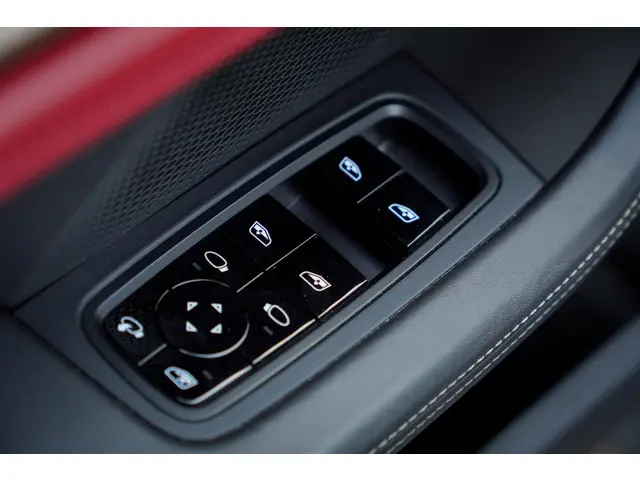 Porsche Taycan 4S Performance 84 kWh 2020 Elektrisch 15