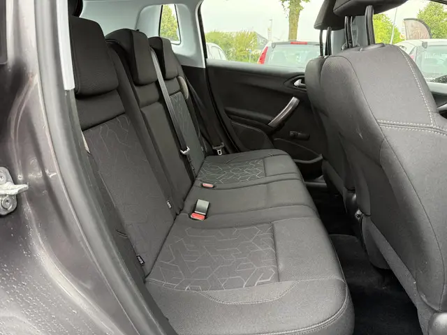 Peugeot 2008 1.2 PureTech Blue Lion 2016 Benzine 9