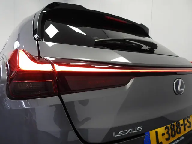 Lexus UX 250h Preference Line 2021 Hybride Benzine 30