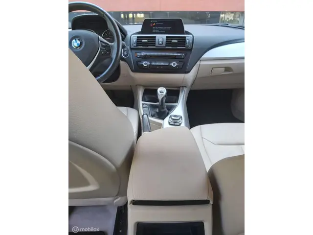 BMW 1 Serie 114i EDE Business Sport 2013 Benzine 58