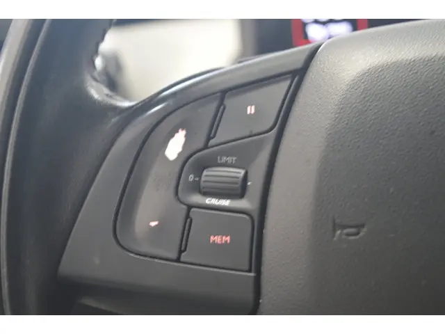 Citroën C4 Cactus 1.2 PureTech Feel 2017 Benzine 13