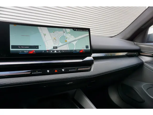 BMW 5 Serie Touring 530e 2025 Hybride Benzine 11