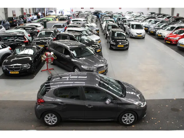 Peugeot 208 1.2 PureTech Blue Lion 2018 Benzine 22