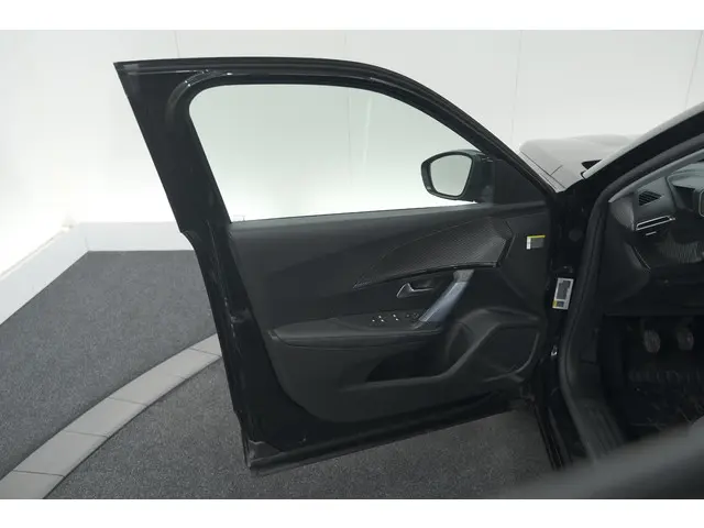 Peugeot 2008 PureTech 130 Allure 2020 Benzine 63