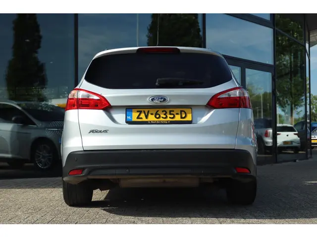 Ford Focus WAGON 1.6 TI-VCT TITANIUM AUT. 2013 Benzine 6
