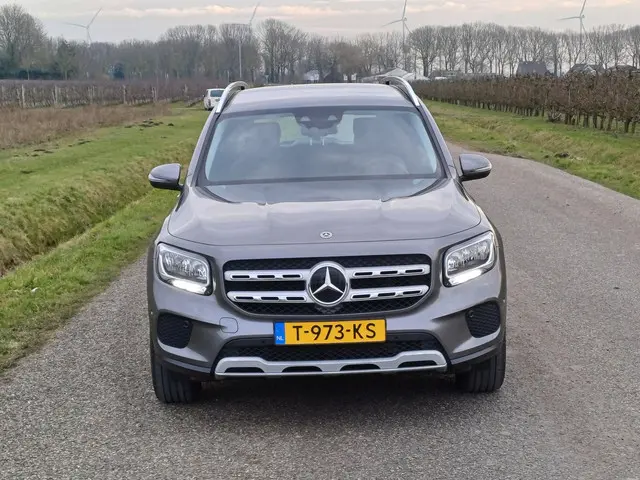 Mercedes-Benz GLB 200 Premium Plus 2022 Benzine 4