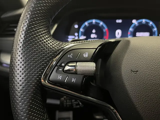 Škoda Octavia 1.0 e-TSI Sport Business 2022 Benzine 38