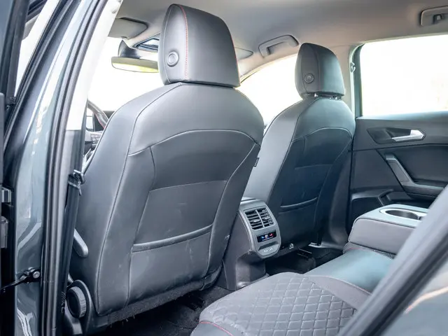 SEAT Leon 1.4 TSI eHybrid PHEV FR 2022 Hybride Benzine 42