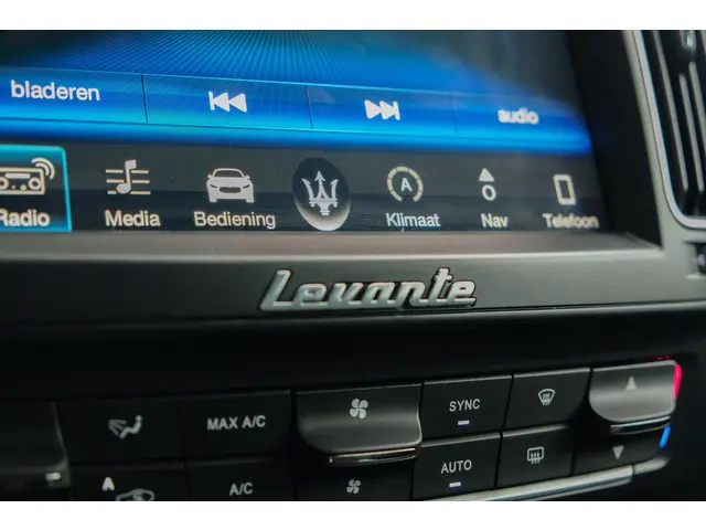 Maserati Levante Gransport 3.0 V6 D 275pk 2019 Diesel 24