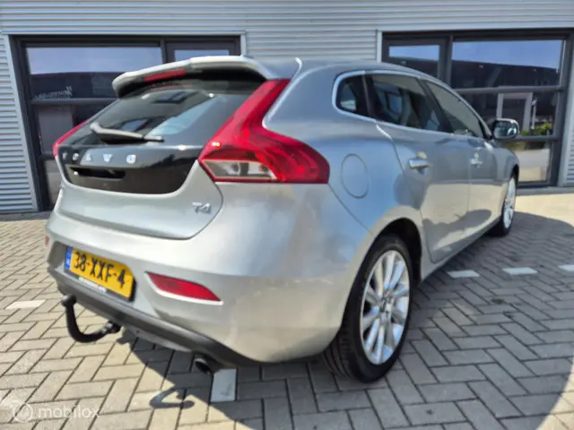 Volvo V40 1.6 T4 Summum LEDER NAVI PDC NAP 2012 Benzine 6