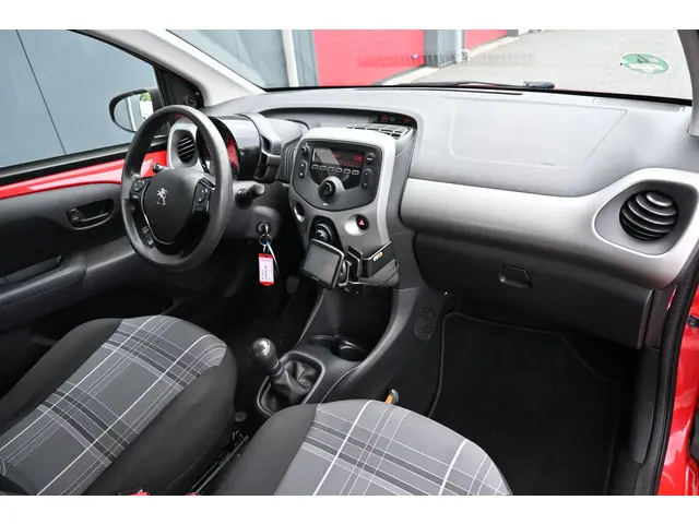 Peugeot 108 1.0 e-VTi Active 2017 Benzine 12