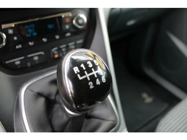 Ford C-MAX 1.0 Titanium 2013 Benzine 23