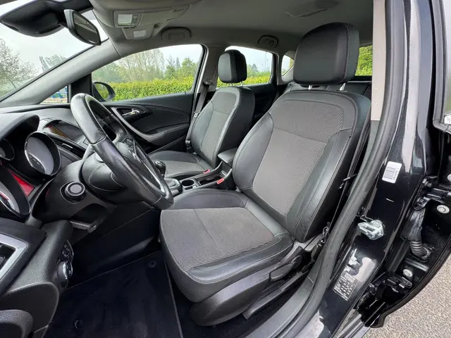 Opel Astra 1.4 Cosmo 1/2leer Nap Camera 2014 Benzine 18