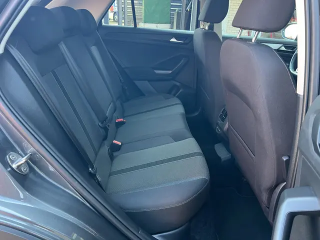 Volkswagen T-Roc 1.5 TSI Life Business 2024 Benzine 33