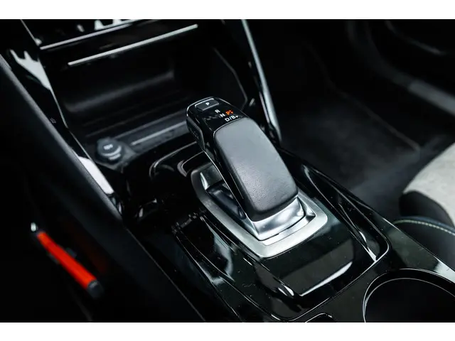 Peugeot e-2008 EV GT Première 50 kWh 2020 Elektrisch 35