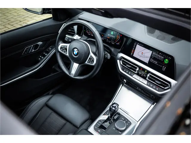 BMW 3 Serie Touring 320i Sportline 2021 Benzine 31