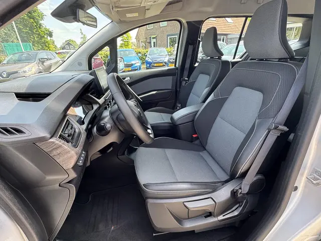 Renault Kangoo 1.3 TCe 100 Luxe L1 2022 Benzine 11