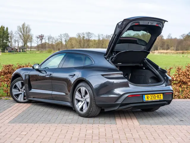 Porsche Taycan Sport Turismo 79 kWh 2022 Elektrisch 31