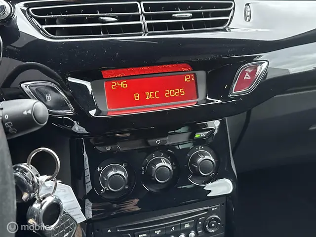 DS DS 3 1.2 PureTech So Chic 2015 Benzine 15