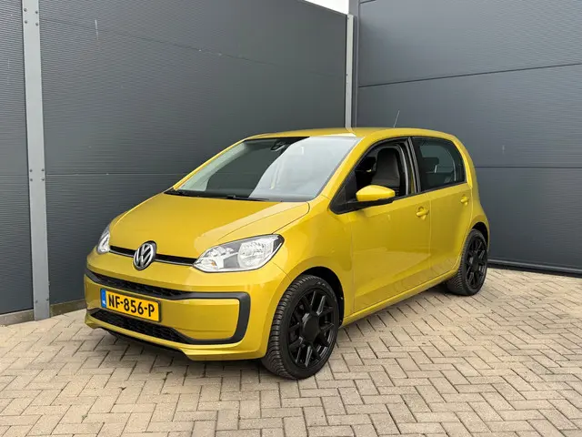 Volkswagen up! 1.0 BMT move up! Facelift / Nap 2017 Benzine 9