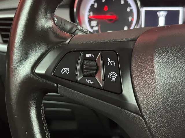 Opel Astra 1.4 Online Edition 2017 Benzine 38