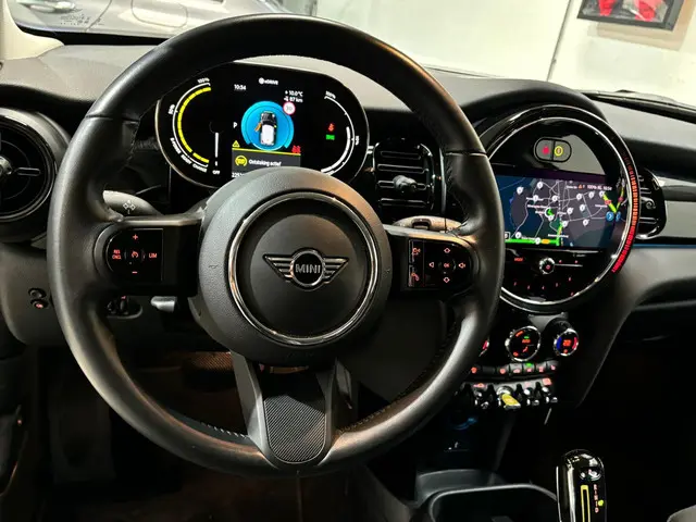 MINI Electric Mini Essential 33 kWh 2024 Elektrisch 18