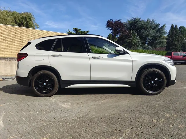 BMW X1 SDrive18i High Executive 2019 Benzine 4