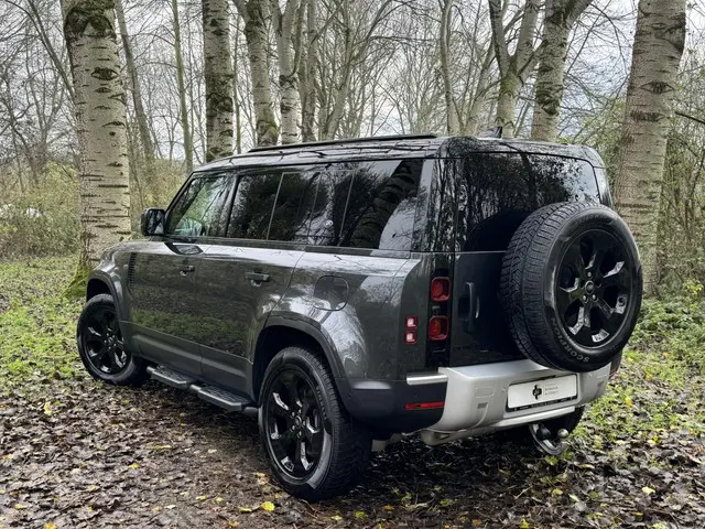 Land Rover Defender 110 P400E 2023 Hybride Benzine 5