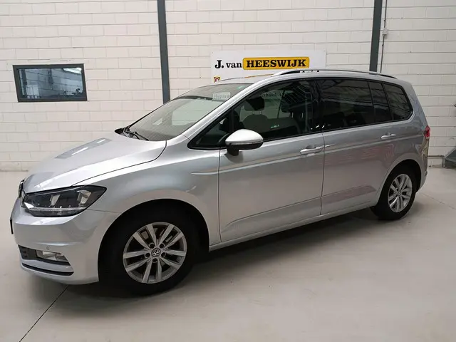 Volkswagen Touran 1.4 TSI Connected Series 2017 Benzine