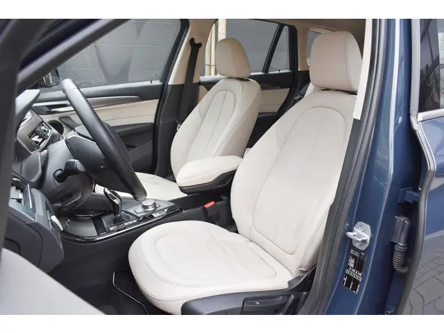 BMW X1 sDrive18i High Executive 2018 Benzine 8
