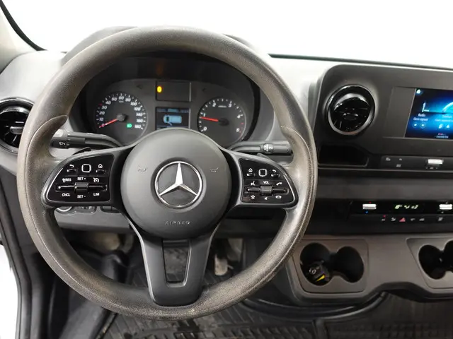 Mercedes-Benz Sprinter 140pk Automaat L2H1 2021 Diesel 17