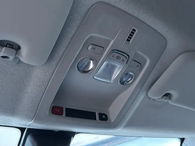 Citroën C4 Cactus 1.2 PureTech Shine 2019 Benzine 37