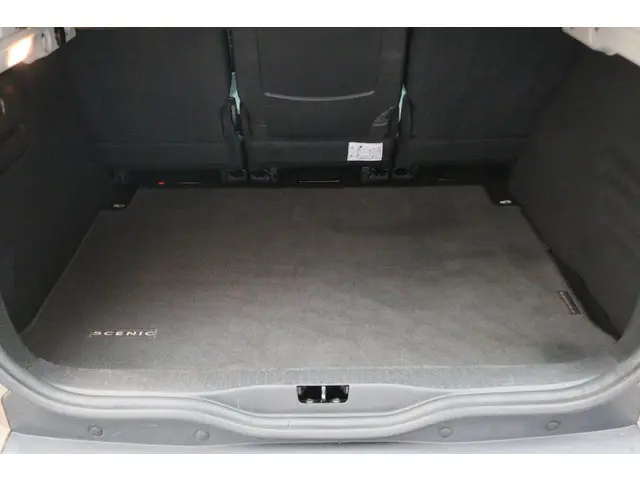 Renault Scénic 1.2 TCe Bose 2015 Benzine 15