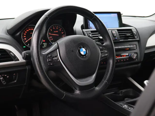 BMW 1 Serie 114i EDE HIGH EXECUTIVE 2013 Benzine 15