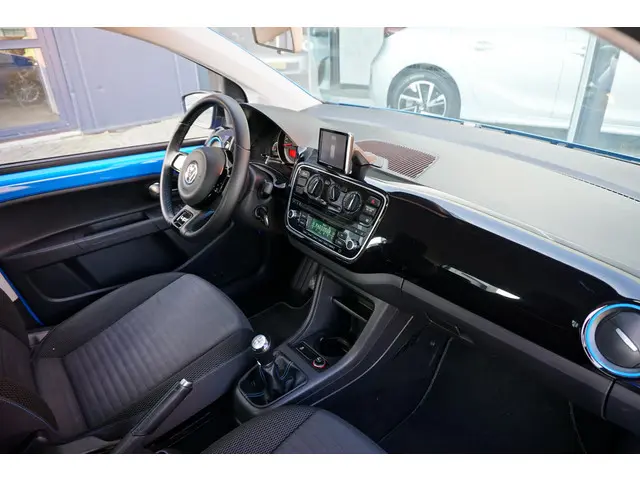 Volkswagen up! 1.0 up! Edition BlueMotion 2014 Benzine 7