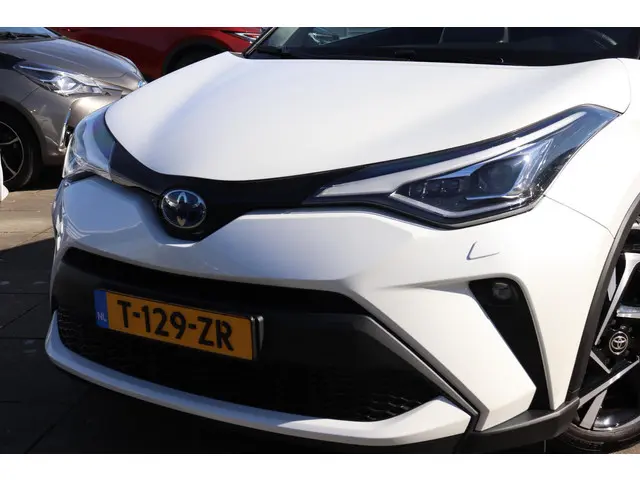 Toyota C-HR 2.0 Hybrid Style, 2022 Hybride Benzine 9