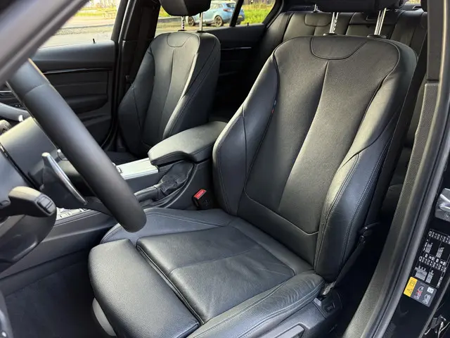 BMW 3 Serie 330e m Sport 2016 Hybride Benzine 3
