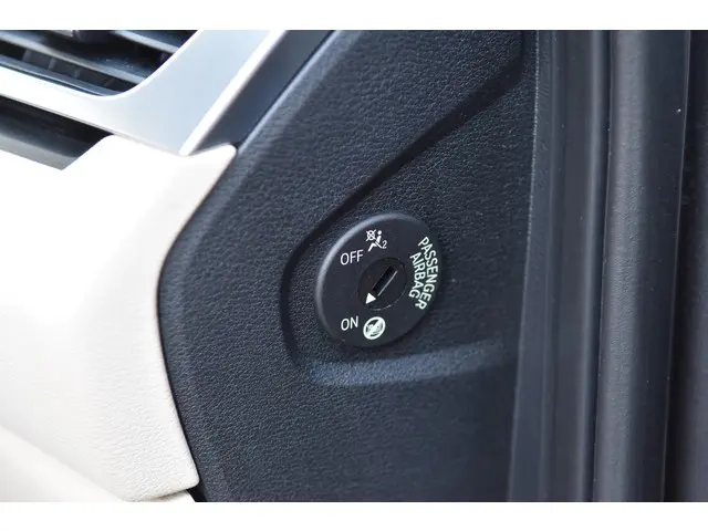 BMW X1 sDrive20i Centennial Executive 2016 Benzine 34