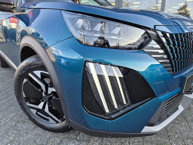 Peugeot 2008 1.2 Hybrid 145 GT 2025 Hybride Benzine 28
