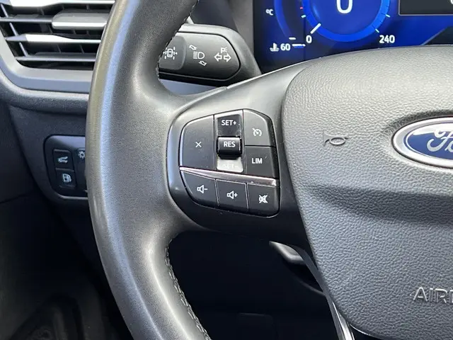 Ford Kuga 2.5 PHEV Titanium 2022 Hybride Benzine 23