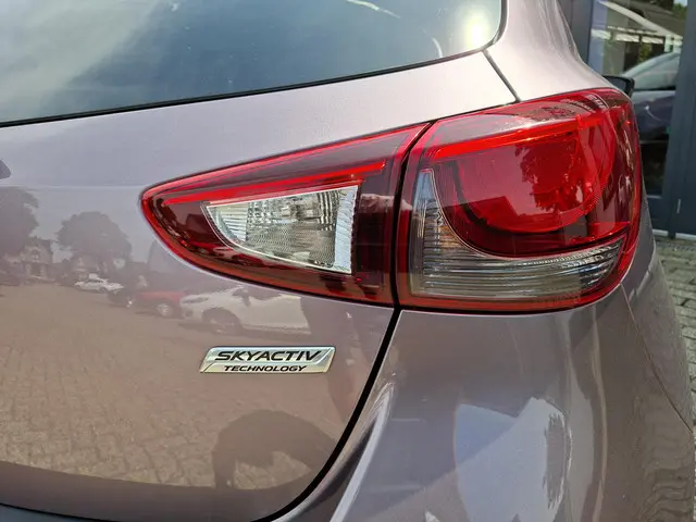 Mazda 2 1.5 Skyactiv-G Skylease+ 2015 Benzine 19