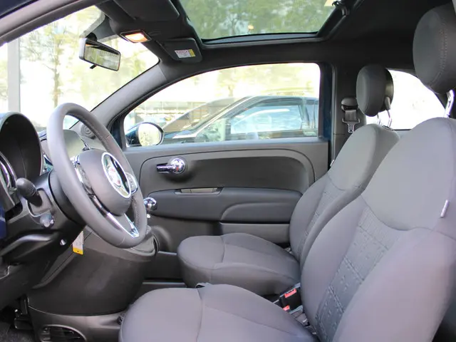 Fiat 500 1.0 Hybrid Dolcevita 2024 Benzine 12
