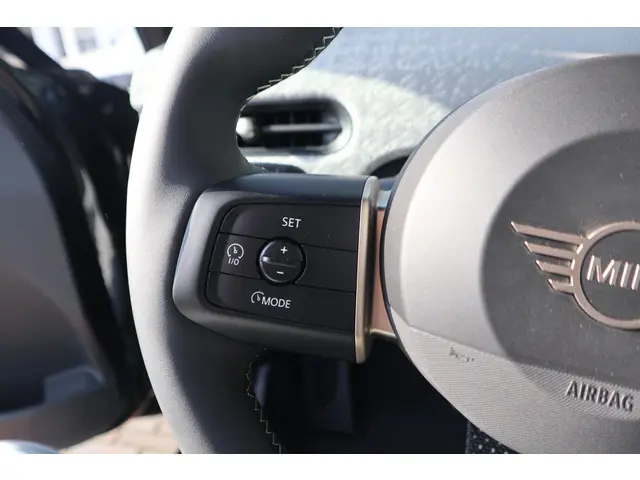 MINI 5-Deurs Cooper C 2025 Benzine 13