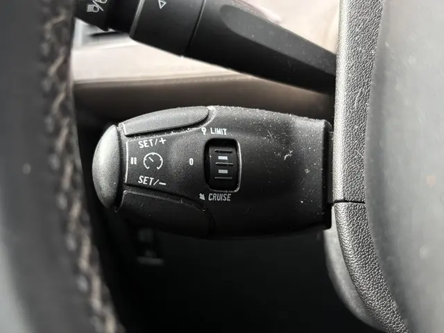 Peugeot 2008 1.6 VTi Féline 2013 Benzine 16