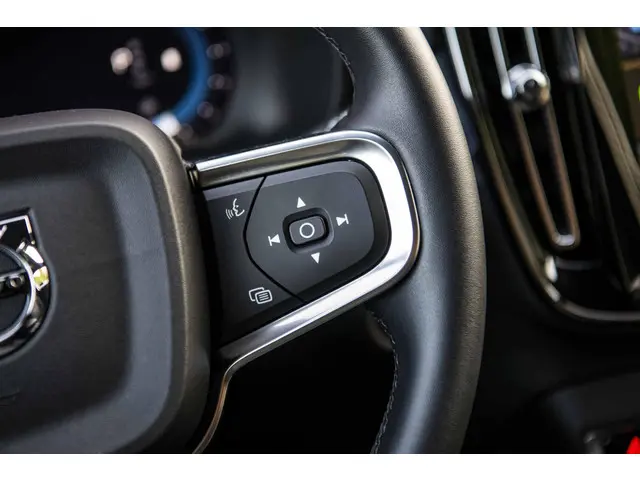 Volvo XC40 2.0 B3 Plus Black Edition 2025 Benzine 27