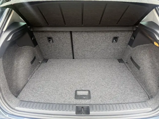 SEAT Arona 1.0 TSI Xperience 2023 Benzine 7