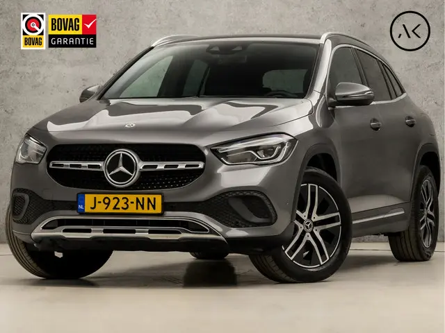 Mercedes-Benz GLA 200 Luxury 2020 Benzine